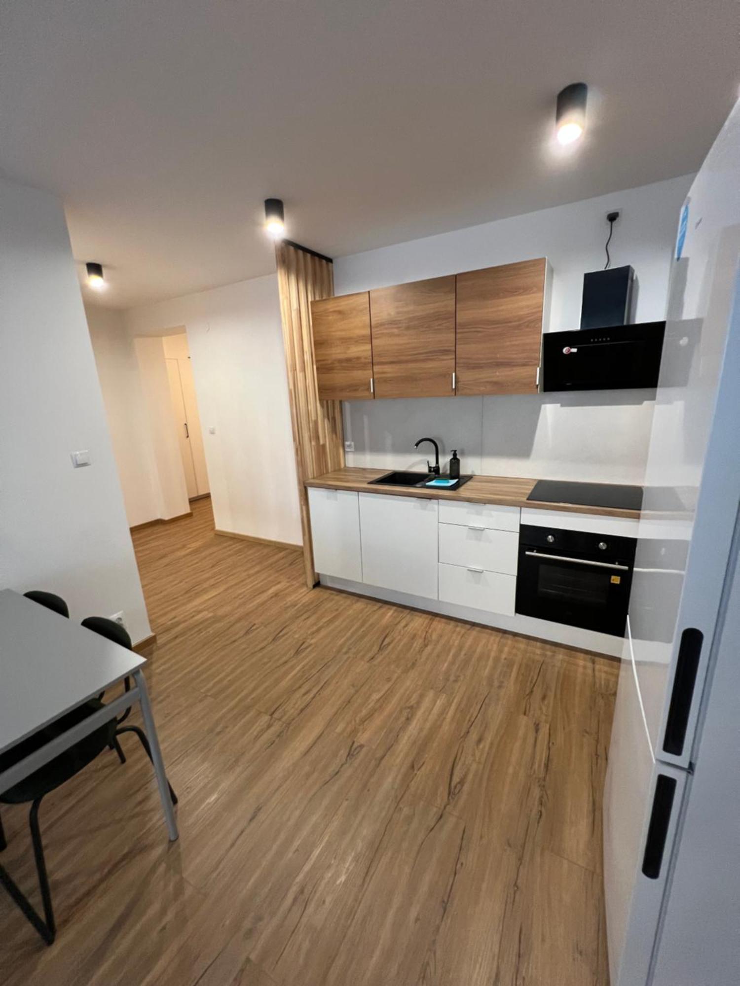 Apartment Budget 1 #self Check-in Warschau